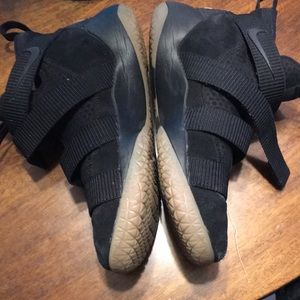 Nike lebron soldier 11